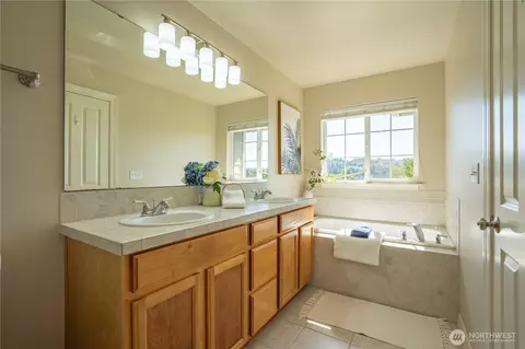 Bath - 24112 40th Ave SE, Bothell, WA 98021 photo 1 of 3
