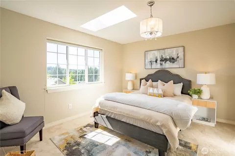 Bedroom - 24112 40th Ave SE, Bothell, WA 98021 photo 1 of 5