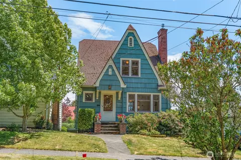 8248 16th Ave NE, Seattle, WA 98115