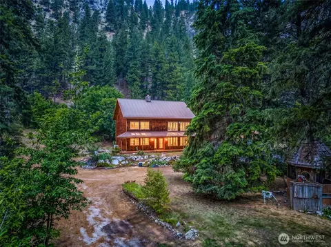 4650 Navarre Coulee Rd, Chelan, WA 98816
