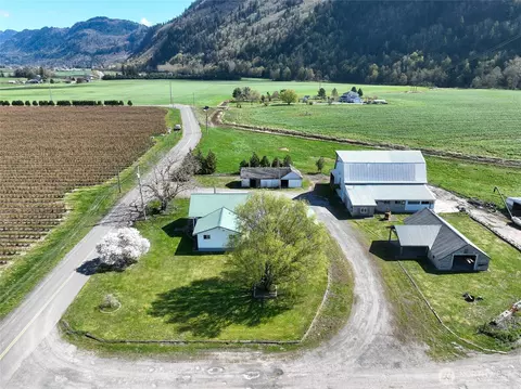 5419 Hillview Rd, Sumas, WA 98295