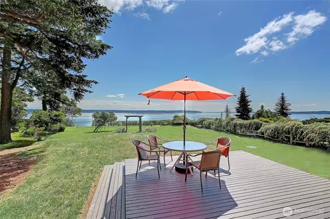 562 Moe Rd, Camano Island, WA 98282