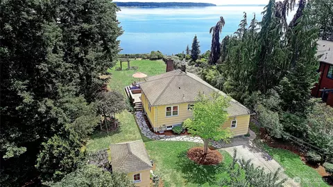 562 Moe Rd, Camano Island, WA 98282