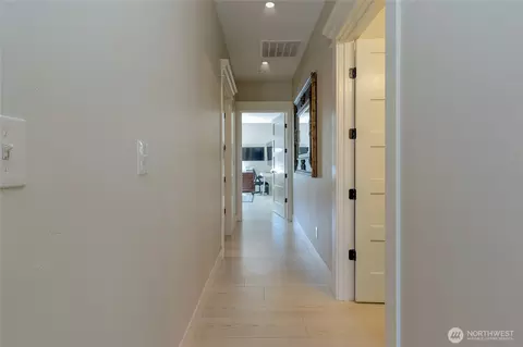 Entry Way - 342 Roxy Ln, Walla Walla, WA 99362 photo 2 of 3