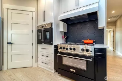 Kitchen - 342 Roxy Ln, Walla Walla, WA 99362 photo 4 of 5