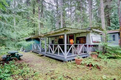 123 1 Jasper Trl, Deming, WA 98244