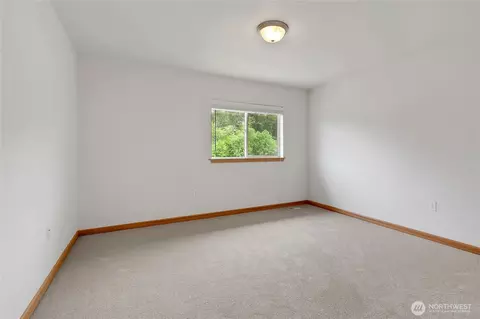 Bedroom - 1522 Daffodil Ave NE, Orting, WA 98360 photo 4 of 5