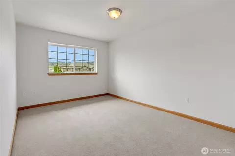 Bedroom - 1522 Daffodil Ave NE, Orting, WA 98360 photo 3 of 5