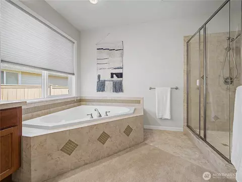 Bath - 2635 Perry Ct, Enumclaw, WA 98022 photo 2 of 5