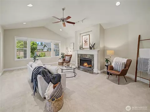 Living - 2635 Perry Ct, Enumclaw, WA 98022 photo 3 of 3