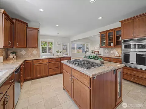 Kitchen - 2635 Perry Ct, Enumclaw, WA 98022 photo 3 of 4