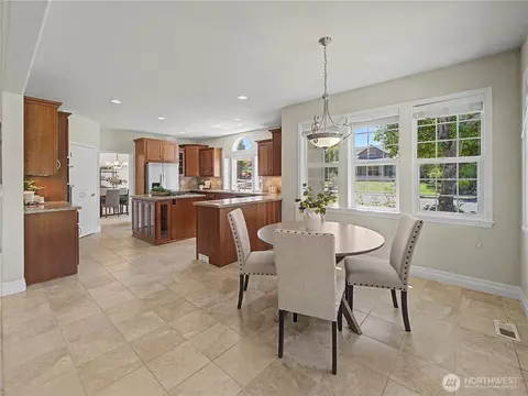 Dining - 2635 Perry Ct, Enumclaw, WA 98022 photo 3 of 4