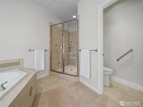 Bath - 2635 Perry Ct, Enumclaw, WA 98022 photo 3 of 5