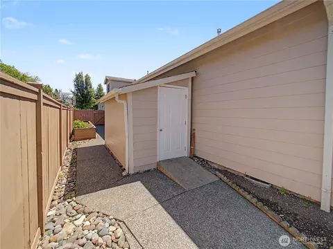 Exterior - 2635 Perry Ct, Enumclaw, WA 98022 photo 6 of 9