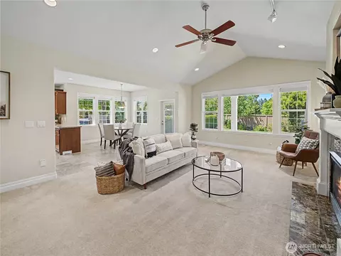Living - 2635 Perry Ct, Enumclaw, WA 98022 photo 2 of 3