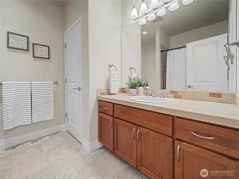 Bath - 2635 Perry Ct, Enumclaw, WA 98022 photo 5 of 5