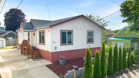 317 M St, Hoquiam, WA 98550