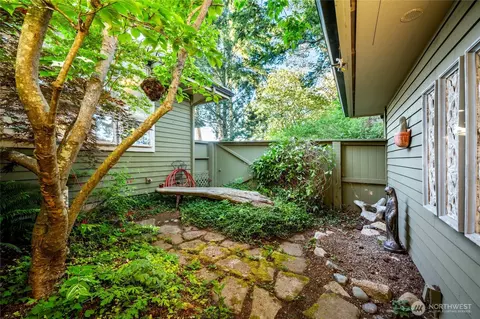 Exterior - 115 Donahue Ln, Eastsound, WA 98245 photo 7 of 17