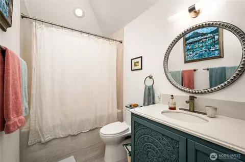 Bath - 115 Donahue Ln, Eastsound, WA 98245 photo 1 of 3