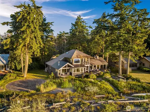 Exterior - 115 Donahue Ln, Eastsound, WA 98245 photo 2 of 17