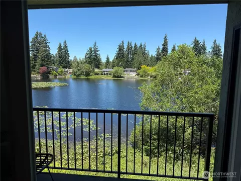 423 75th St SE #B26, Everett, WA 98203