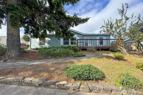 2532 W 16th St, Port Angeles, WA 98363