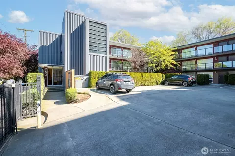 752 Bellevue Ave E #208, Seattle, WA 98102