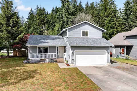 700 Kelsey Ln E, Eatonville, WA 98328