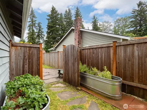 Exterior - 14222 61st Ave SE, Everett, WA 98208 photo 3 of 8