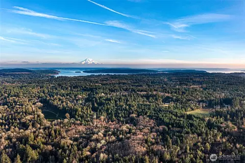 45 Whiteman Rd SW, Lakebay, WA 98349