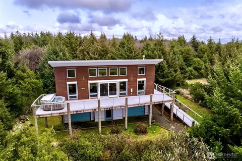 174 Sea Wind Ln SW, Ocean Shores, WA 98569