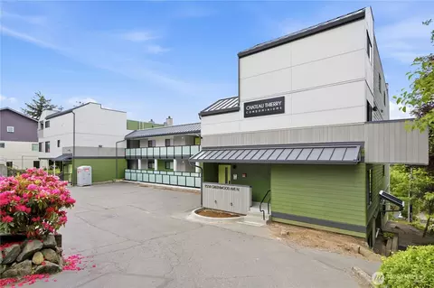 9558 Greenwood Ave N #309, Seattle, WA 98103