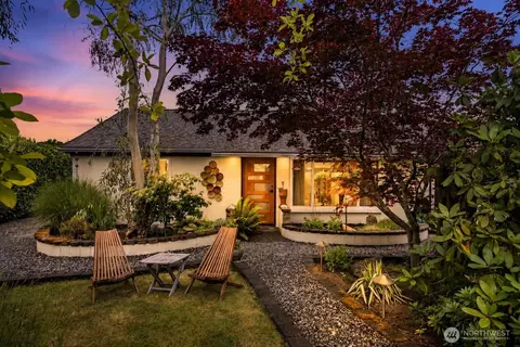 16107 Midvale Ave N, Shoreline, WA 98133