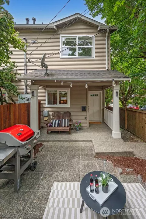 2801 NW 85th St, Seattle, WA 98117