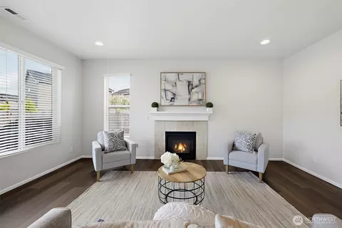 Living - 810 Louise Wise Ave NW, Orting, WA 98360 photo 4 of 7