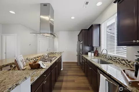 Kitchen - 810 Louise Wise Ave NW, Orting, WA 98360 photo 4 of 6