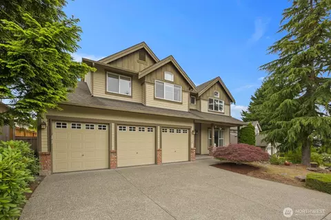 5529 Elizabeth Loop SE, Auburn, WA 98092