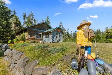 22312 Sandridge Rd, Ocean Park, WA 98640