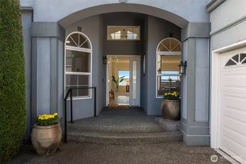 1124 2nd St, Mukilteo, WA 98275