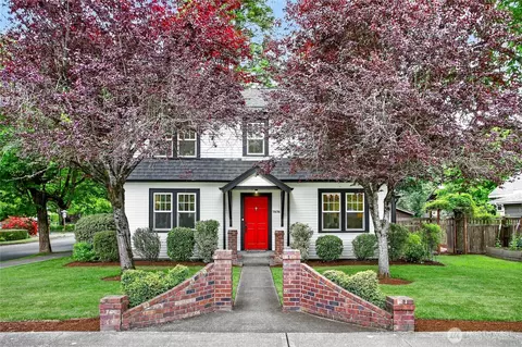 7876 Maple Ave SE, Snoqualmie, WA 98065