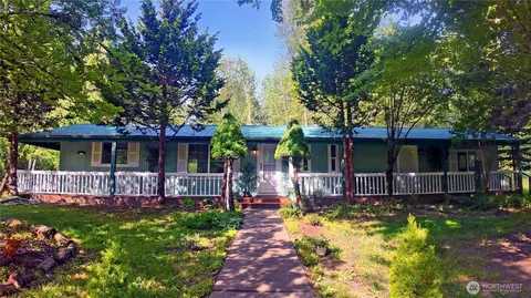 9601 El Camino Ln SE, Yelm, WA 98597