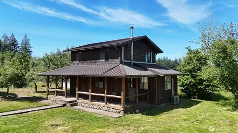 10407 133rd Ave SE, Rainier, WA 98576