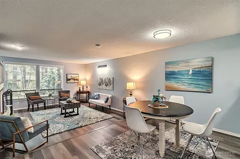 19115 Ballinger Way NE #102, Lake Forest Park, WA 98155