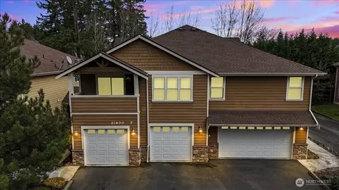 21900 SE 242nd St #F2, Maple Valley, WA 98038