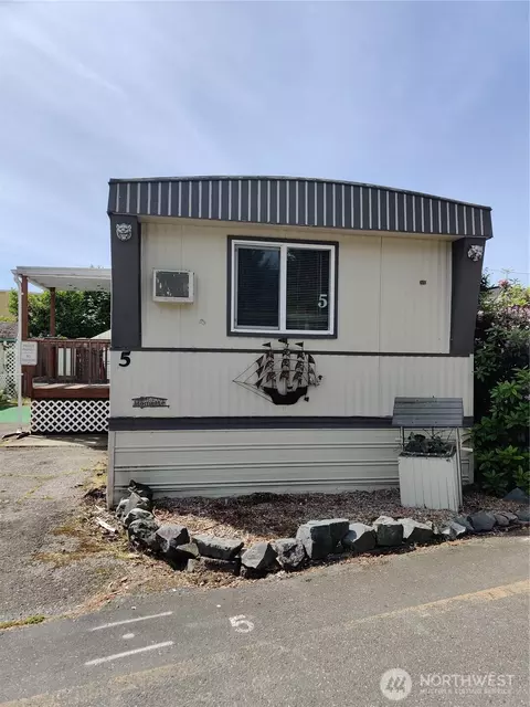 7031 NE 175th St #5, Kenmore, WA 98028