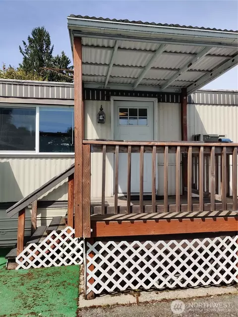 7031 NE 175th St #5, Kenmore, WA 98028
