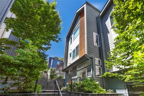 2605 22nd Ave W #B, Seattle, WA 98199