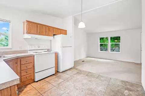 180 E Pine St, Union, WA 98592 photo 9