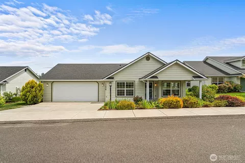 1406 Stillwaters Ave, Centralia, WA 98531