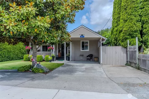 517 E Hazel Ave, Burlington, WA 98233